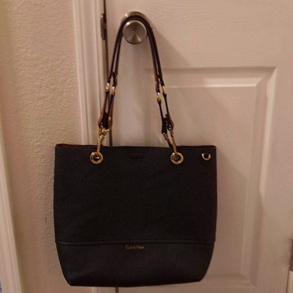 Calvin Klein Reversible Faux Leather Tote Magnetic Closure Gold Tone Hardware - Picture 2 of 9
